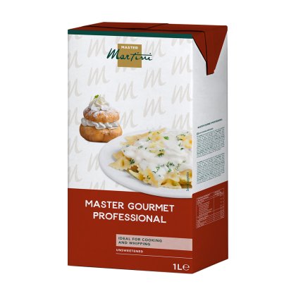 Master Martini Master Gourmet Professional 무가당 생크림 1L 팩, 크림 퍼프와 크리미 파스타와 함께 촬영.